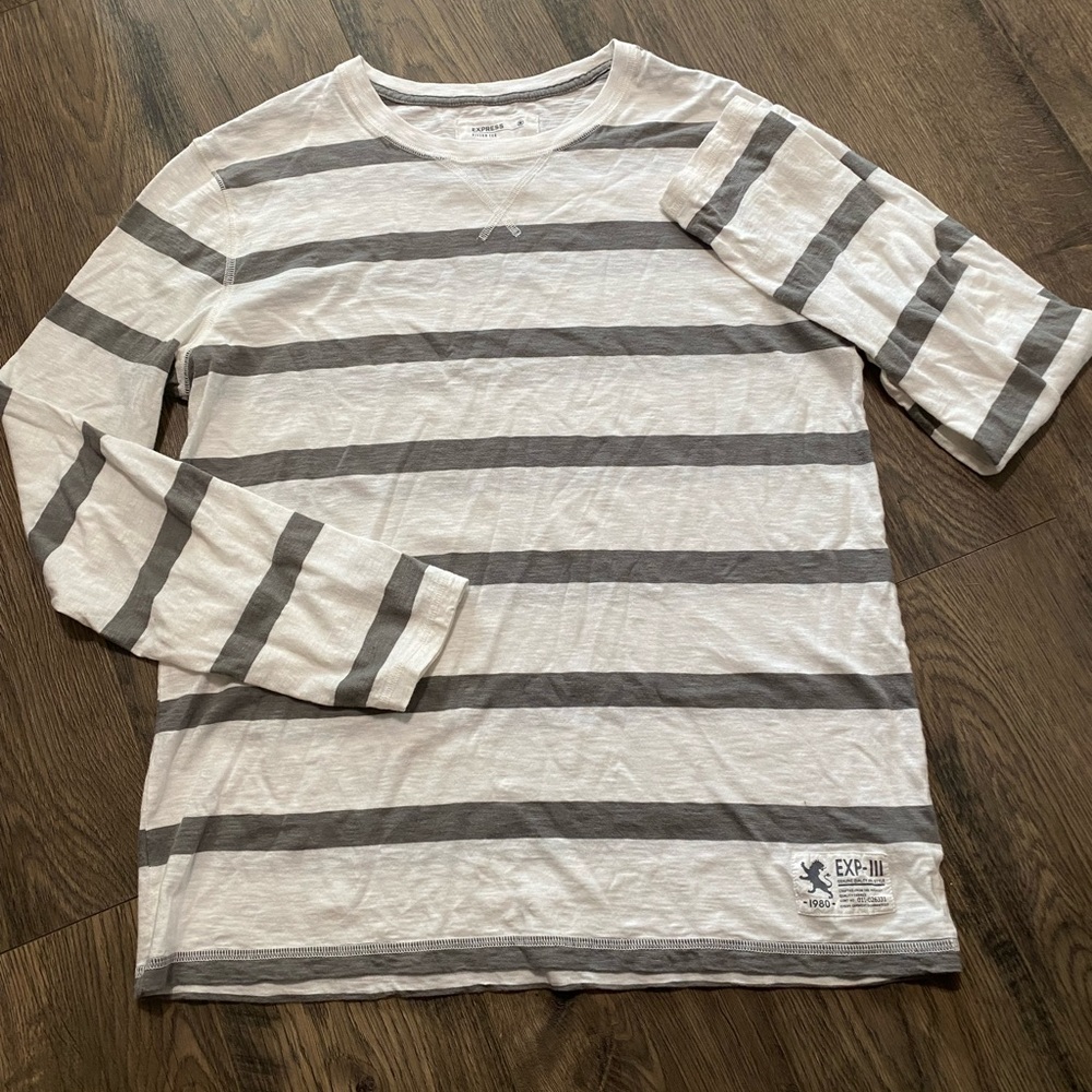 SIZE LG | Express Long sleeve | striped